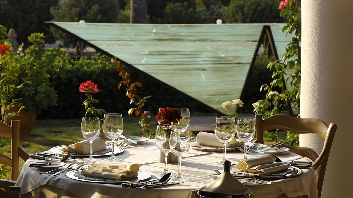 Minos Beach Art Hotel